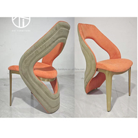 Chaise blanche artistique pour salle à manger de villa, dossier perforé, moderne, exclusive, haut de gamme, luxe, dossier haut, beige