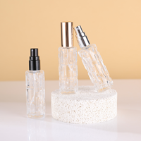 Flacons d'échantillons de parfum carrés haut de gamme 15 ml, flacon pulvérisateur en verre vide avec bouchon doré pour parfums DIY et diffuseurs d'arômes