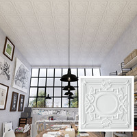 Carreaux de plafond modernes en étain pressé de couleur blanche mate Installation facile Panneaux muraux intérieurs en PVC carrés pour les salles à manger des hôtels