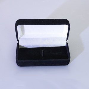 Boîte à bijoux personnalisée avec logo <span class=keywords><strong>pour</strong></span> cadeau de mariage, boîte en <span class=keywords><strong>bois</strong></span> <span class=keywords><strong>pour</strong></span> boutons de manchette, pince à cravate, bague, souvenir <span class=keywords><strong>pour</strong></span> invités, <span class=keywords><strong>petit</strong></span> conteneur d'emballage <span class=keywords><strong>pour</strong></span> bijoux - Product Image 5