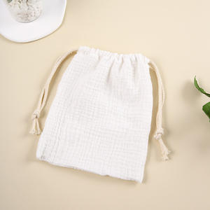 Serviette à bavoir pour bébé en coton pur imprimé à double couche avec cordon de serrage, serviette <span class=keywords><strong>apaisante</strong></span>, petit sac de rangement pour articles, sac à vêtements - Product Image 6
