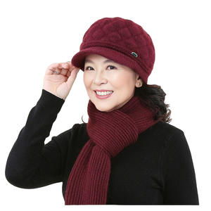 Nouvelle mère épais chaud automne et hiver béret résistant au froid grand-mère d'âge moyen et personnes âgées bonnet en laine tricotée femme - Product Image 1