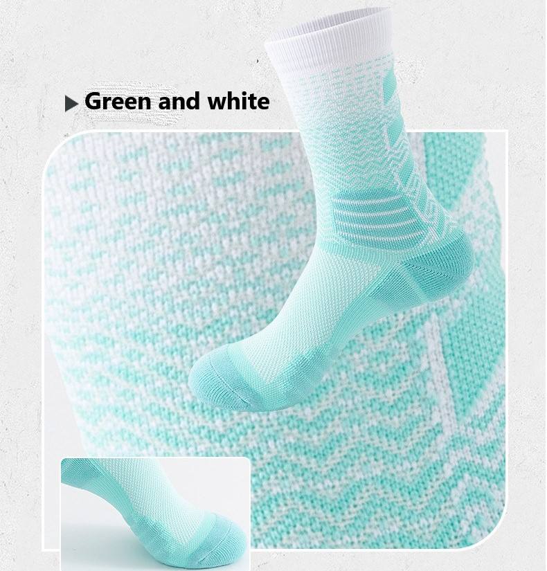 สีเขียวและสีขาว