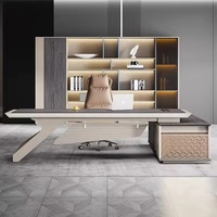 Bureau de direction en forme de L, bicolore gris clair et grain de bois foncé, bureau d'angle pour manager ou patron avec rangement intégré