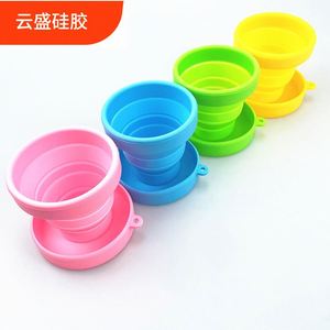 Bouteille d'eau pliable en silicone, durable, résistante à la chaleur, pour les sports de plein air, avec logo personnalisable pour les promotions et les cadeaux - Product Image 3