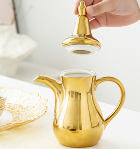 Carafe à café et thé en céramique arabe dorée 500 ml, théière en porcelaine avec couvercle doré, carafe à eau pour thé et café - Product Image 1