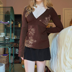 Kaus lengan panjang ramping motif tanaman Y2k wanita Retro gaya baru kaus serbaguna kasual kerah V seksi - Product Image 2