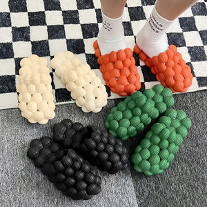 2025 nouveau drôle bulle sandales pantoufles populaire maison Massage bas anti-dérapant salle de bain pantoufles pour <span class=keywords><strong>homme</strong></span> femme - Product Image 5