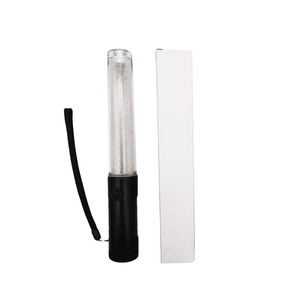 Bâton de sécurité haute visibilité 26 cm, tube blanc avec lumière LED rouge et verte, bâton de signalisation clignotant en ABS - Product Image 1