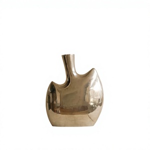 Jarrón de mesa moderno para decoración de interiores, diseños esculturales personalizados de alta calidad, plantas artificiales, maceta, jarrones hechos a mano - Product Image 1