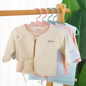 Cintres en plastique pour vêtements d'enfants, design épaissi avec nœud, pour bébés et nourrissons, type crochet, forme rectangulaire, bleu, rose, beige, orange - Product Image 4