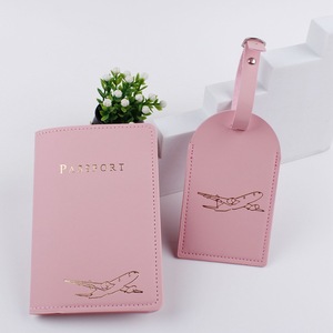 Ensemble porte-passeport et étiquette de bagage en cuir PU vierge pour sublimation, personnalisable, avec clip et bouton, style mode - Product Image 1