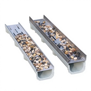 Caniveau de drainage linéaire dissimulé recouvert de pavés, kit de drainage en résine en forme de U, adapté aux patios et à l'aménagement paysager. - Product Image 1