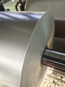 Tissu en fibre de verre laminé avec du papier d'aluminium pour revêtement mural/de toit, épaisseur personnalisable (0,10-3,0 mm), couleur <span class=keywords><strong>argent</strong></span> - Product Image 3