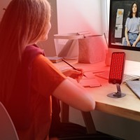 Appareil de luminothérapie rouge portable BioMol avec boîtier en aluminium pour les soins de la peau à domicile, les voyages, le bien-être et la récupération