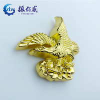 Nouvelle promotion d'usine : Épinglette métallique unique en émail dur moulé sous pression, avec logo aigle plaqué or en relief 3D, couleurs personnalisées et design animalier