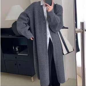 Novo estilo coreano de outono e inverno: suéter de malha grossa com decote em V, comprimento até o joelho, de alta qualidade, com um design solto e descontraído. - Product Image 1