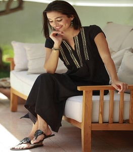 Personalizado bohemio de verano largo y suelto negro y oro Kaftan, vestido con manga corta y bordado de oro - Product Image 1