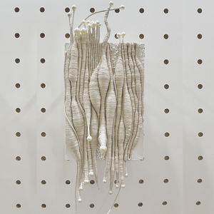 Sculpture murale contemporaine minimaliste en <span class=keywords><strong>fil</strong></span> de lin tressé 3D en forme de sphère pour les espaces de galeries et de musées - Product Image 2