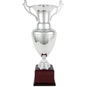 Coppa Sportiva Argentata con Manici e Base in Legno di Mogano - Product Image 1