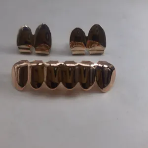 Ensemble brillant Hip Hop à la mode Grillz mode dents Grillz ensemble <span class=keywords><strong>de</strong></span> grilles supérieures et inférieures avec ensembles <span class=keywords><strong>de</strong></span> grilles à dents <span class=keywords><strong>de</strong></span> <span class=keywords><strong>vampire</strong></span> brillantes en silicone - Product Image 5