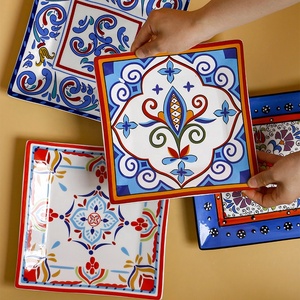 จานเซรามิกวาดลายด้วยมือสไตล์วินเทจ รูปทรงสี่เหลี่ยม ขนาด 8 นิ้ว - Product Image 1