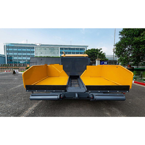 Mini finisseur d'asphalte sur chenilles RP355 |   Machine <span class=keywords><strong>de</strong></span> construction routière compacte <span class=keywords><strong>de</strong></span> 3,5 m <span class=keywords><strong>de</strong></span> largeur <span class=keywords><strong>de</strong></span> pavage pour les voies cyclables urbaines et les parkings - Product Image 2