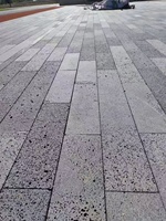 Tuiles en pierre de lave volcanique pour revêtements de sol et murs extérieurs