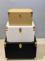 Coffre de rangement décoratif avec quincaillerie dorée