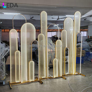 Elegante Soporte de Fondo Metálico Dorado Iluminado LEDA para Escenario de Recepción de Bodas, Fondo para Decoración de Banquetes y Fiestas - Product Image 2