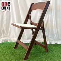 Chaise de jardin en résine à motif bois brun, design à lattes, pour événements extérieurs, équipement de location en gros