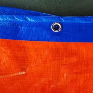 Rouleau de bâche en PE orange et <span class=keywords><strong>bleu</strong></span> personnalisé, feuilles de plastique en rouleau exportées sur le marché jordanien - Product Image 1