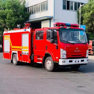 Camion de pompiers Isuzu 4x2 avec réservoir d'eau de 6300 litres, utilisé pour les opérations de lutte contre les incendies municipales, les incendies industriels, les secours et les véhicules d'urgence. - Product Image 2