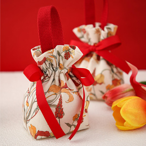 Wedding Candy Box Creative Hand-Painted <strong>Textile</strong> <strong>Packaging</strong> Recyclable Empty Wedding Candy Bag Gift Box with Drawstring - Product Image 4