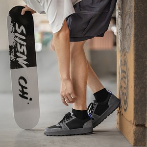 Chaussures de sport décontractées pour hommes, style rétro, respirantes, à semelle épaisse, en mesh, pour l'été, style business casual, couleur noire. - Product Image 3