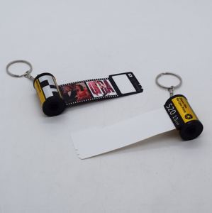 <span class=keywords><strong>Porte</strong></span>-clés personnalisé avec mini album <span class=keywords><strong>photo</strong></span> souvenir et pompon à vendre - Product Image 2