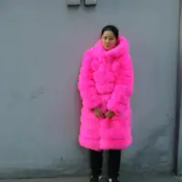 Casaco de pele comprido de raposa, casaco rosa quente com capuz bolsos grosso e cheio de pele, design clássico, 2020
