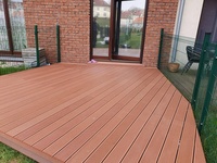 Revêtement de sol d'ingénierie Matériau de terrasse extérieure Revêtement de sol Planche de terrasse en bois composite Planche de terrasse en WPC