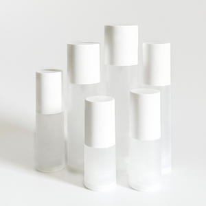 Flacon pompe airless rond en <span class=keywords><strong>plastique</strong></span> pour cosmétiques 15ml 50ml, flacon pompe à vide 30ml, emballage airless pour soins de la peau - Product Image 1