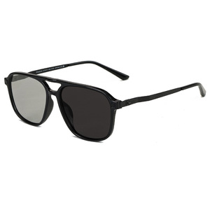 <span class=keywords><strong>Occhiali</strong></span> <span class=keywords><strong>da</strong></span> <span class=keywords><strong>Sole</strong></span> Polarizzati in <span class=keywords><strong>Metallo</strong></span> Fotocromatici che Cambiano Colore UV400 Personalizzati Neri con Doppio Ponte Montatura Quadrata per <span class=keywords><strong>Donna</strong></span> - Product Image 2