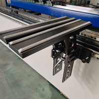 Presse plieuse hybride CNC STON 200 mm avec système de couronnage automatique, plieuse de tôles métalliques synchronisée 4 axes et butée arrière de précision