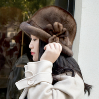 Topi Beanie Bulu Wanita Musim Dingin Dekorasi Bunga 3D dan Pita, Hangat, Berbahan Plush, Model Cuffed, Grosir