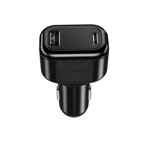 Chargeur de voiture 4G avec localisateur GPS, aucune installation requise, dispositif anti-perte pour voiture, plusieurs ports de charge, prend en charge le commerce transfrontalier - Product Image 1