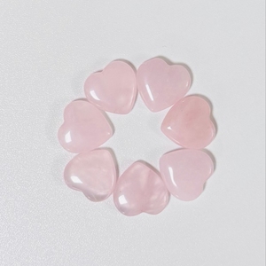 หินโรสควอตซ์ตกแต่งรูปหัวใจขนาดเล็กสีชมพูสำหรับตู้ปลา - Product Image 1