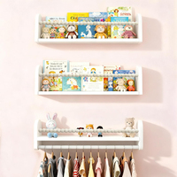 Étagères flottantes modernes à 3 niveaux en bois naturel blanc avec barre porte-serviettes, rangement mural pour les chambres de bébé/enfants, décoration de salon