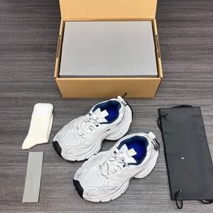 Chaussures pour hommes de style rétro de qualité supérieure personnalisées 2026, 10XL, semelle épaisse, maille respirante et chaussures de sport tendance - Product Image 1