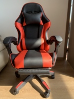 Chaise de jeu ergonomique avec dossier haut et accoudoirs réglables pour le bureau et la maison
