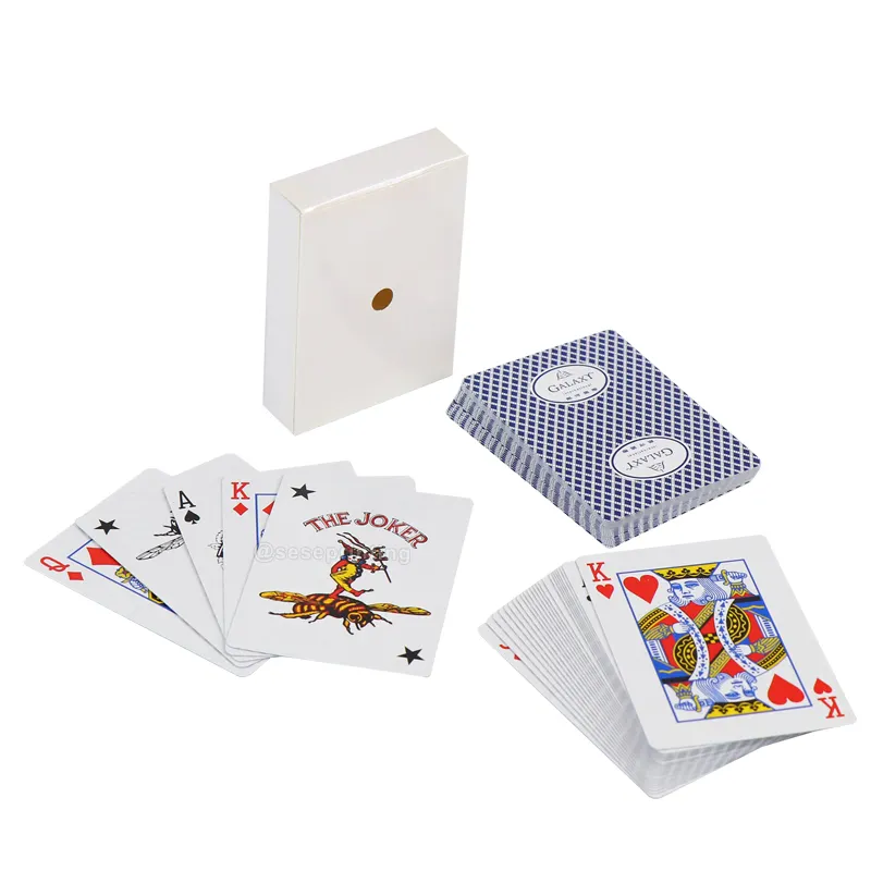 بطاقات البوكر المخصصة الأسود والأحمر طباعة الشعار نوع عادي مزدوجة سطح السفينة ورقة أوراق اللعب
