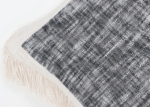 ปลอกหมอนอิงลายทอมือสไตล์โบโฮ สีดำและสีงาช้าง พร้อมชายครุย ตกแต่งขอบสี่เหลี่ยม สำหรับโซฟาและตกแต่งบ้าน - Product Image 2