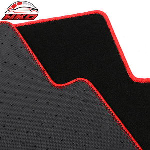 Tapis de sol pour Honda Civic Hatch 16-21 personnalisés noirs - Velours, bord rouge - Product Image 4